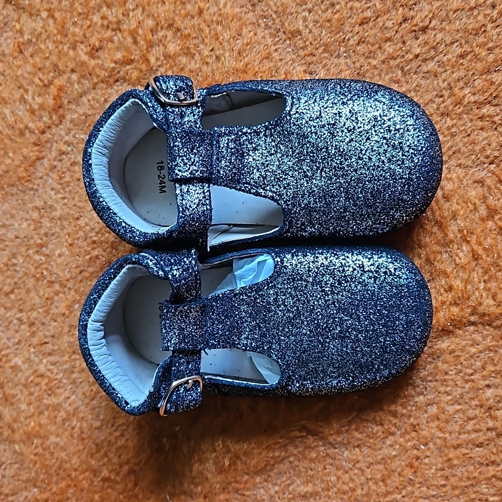 Black Sparkle Monkey Feet Tstraps